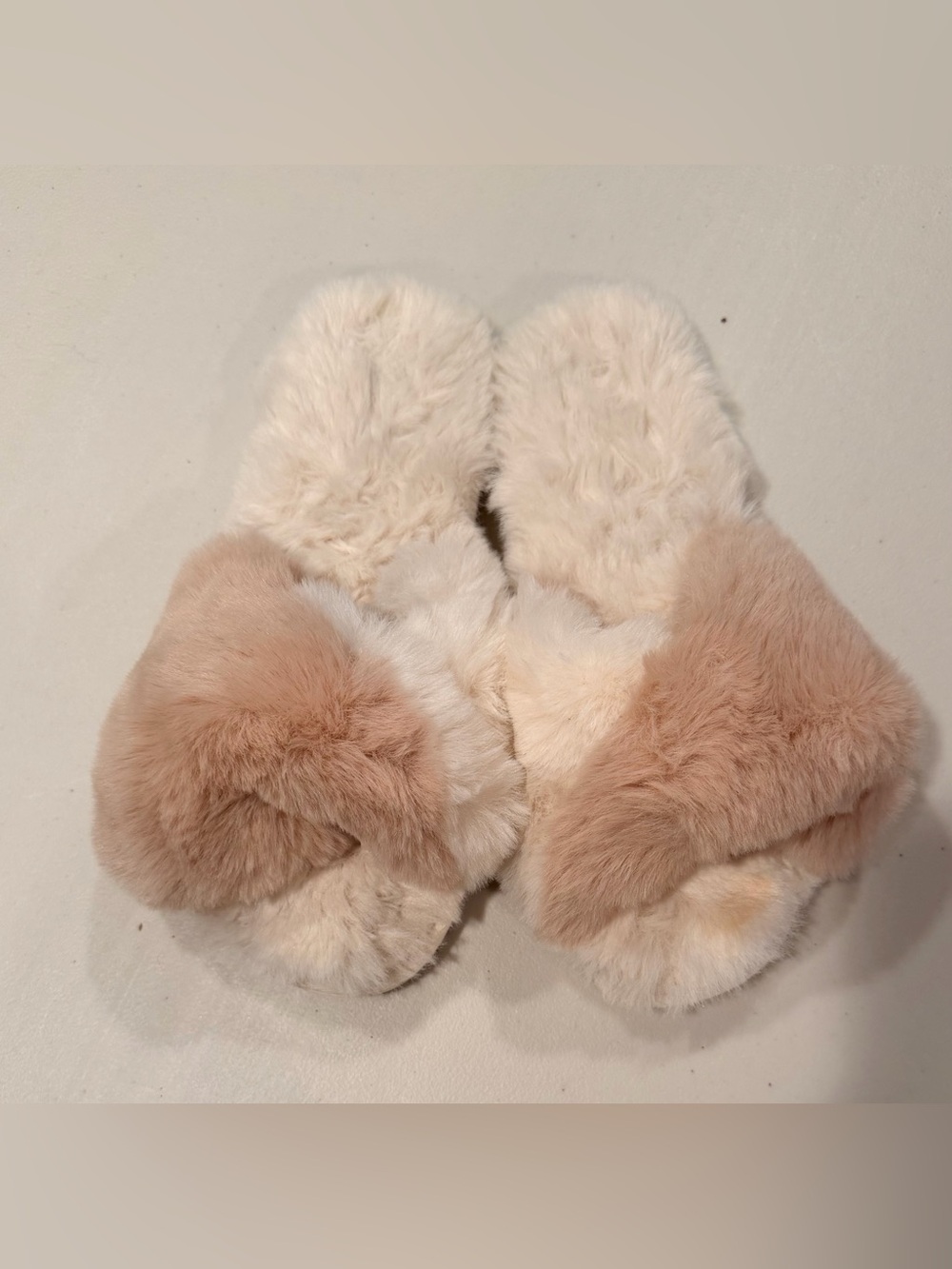 SHIRALEAH | ladies cross-band slippers. Size: L/XL 9-11. - Picture 2 of 12